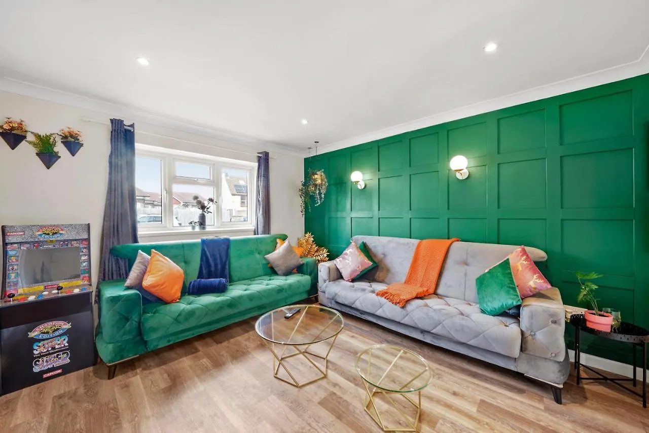 Designer House In Bristol - Hot Tub - Sleeps 10 Apartment