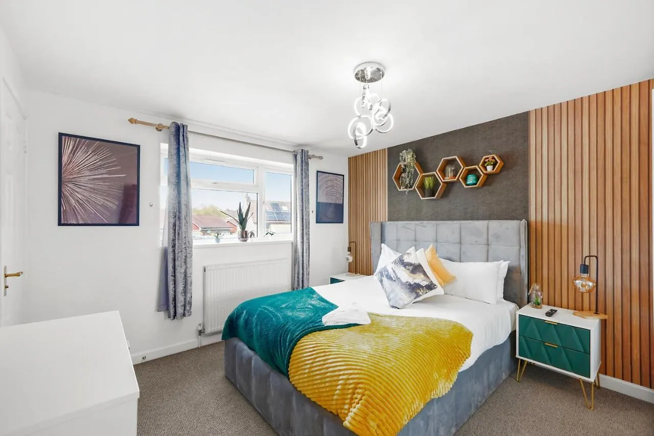 Designer House In Bristol - Hot Tub - Sleeps 10 Apartment