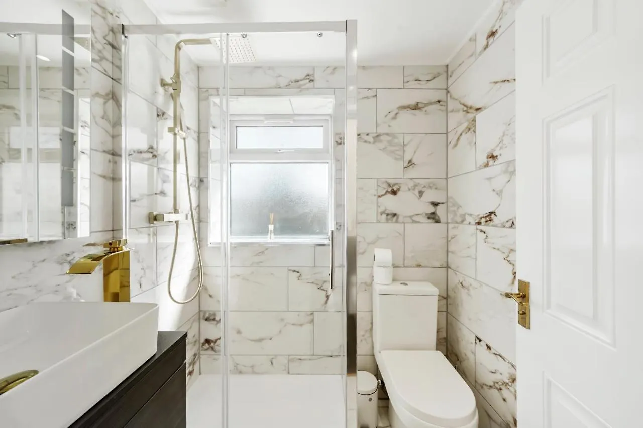 Designer House In Bristol - Hot Tub - Sleeps 10 Apartment