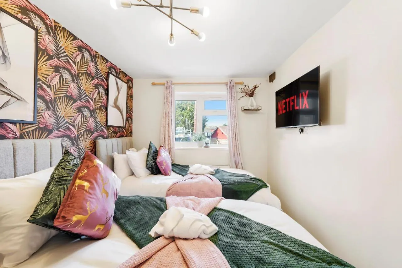 Designer House In Bristol - Hot Tub - Sleeps 10 Apartment United Kingdom