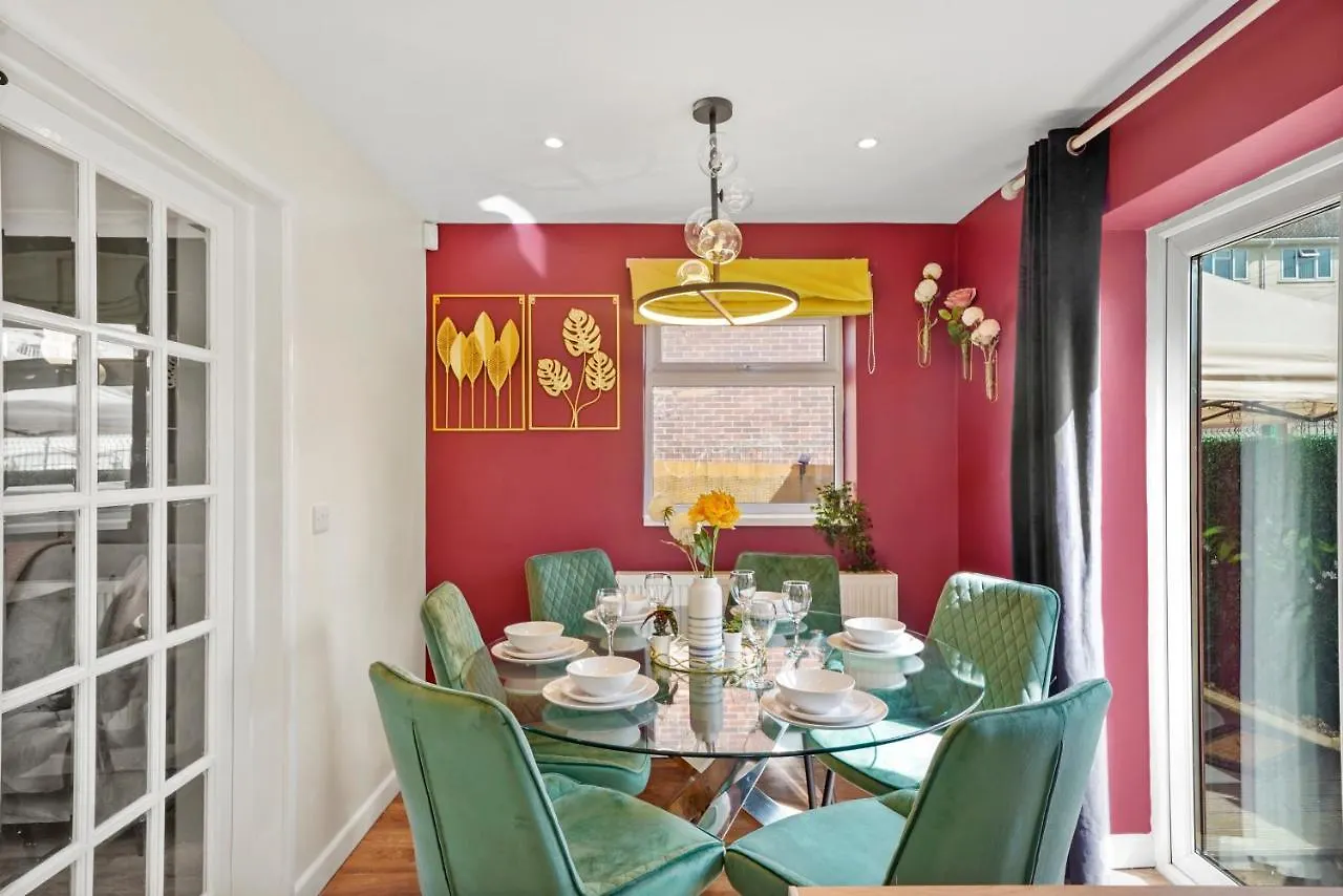 Designer House In Bristol - Hot Tub - Sleeps 10 Apartment