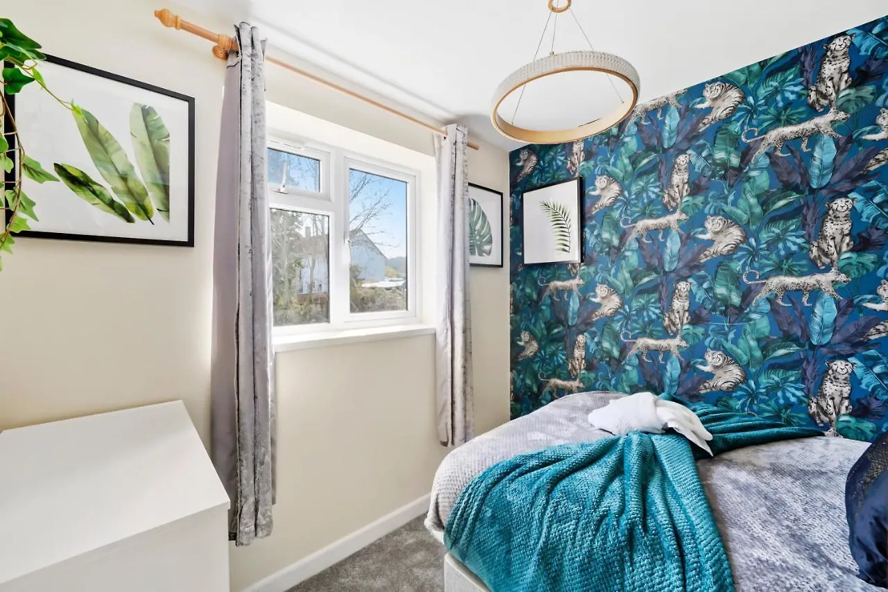 Designer House In Bristol - Hot Tub - Sleeps 10 Apartment 0*,